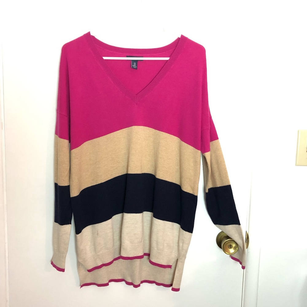 GAP color block v-neck sweater.